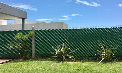 CB Cerco es un sistema de cintas para cubrir alambrados